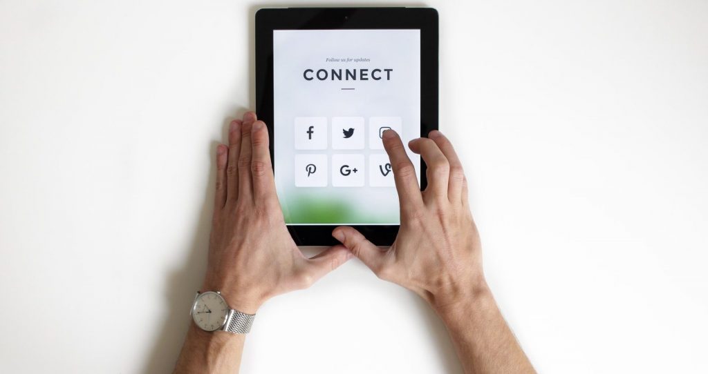 Social Media on tablet 