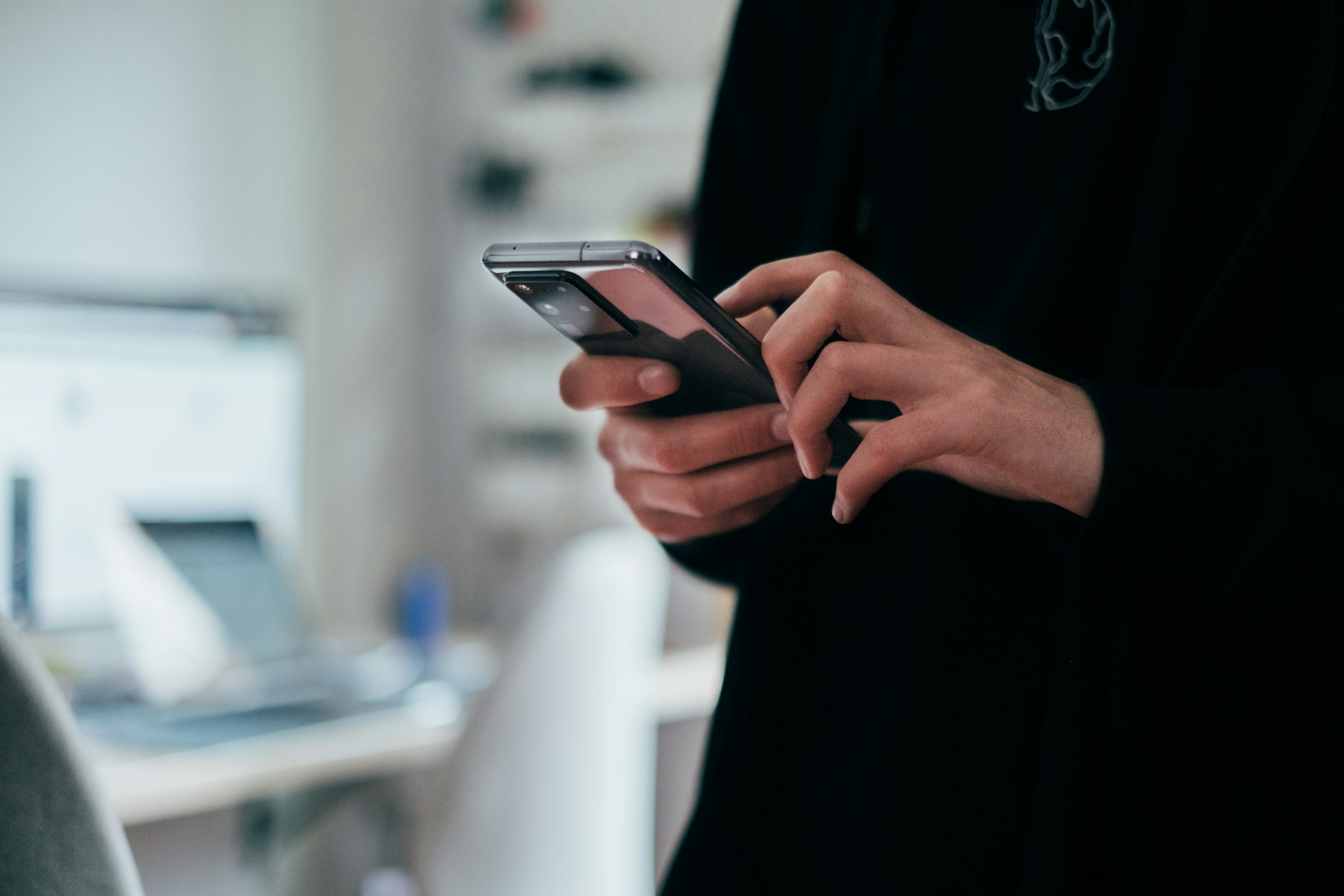 How Global eSIM is Reshaping Aviation Connectivity